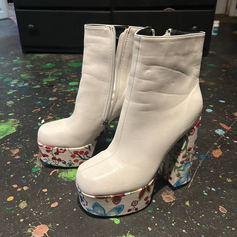 Floral Platform White Ankle Boots